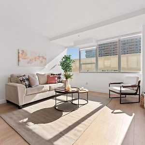 Elegant Retreat In The Heart Of La, Discover Your Lavish Hideaway